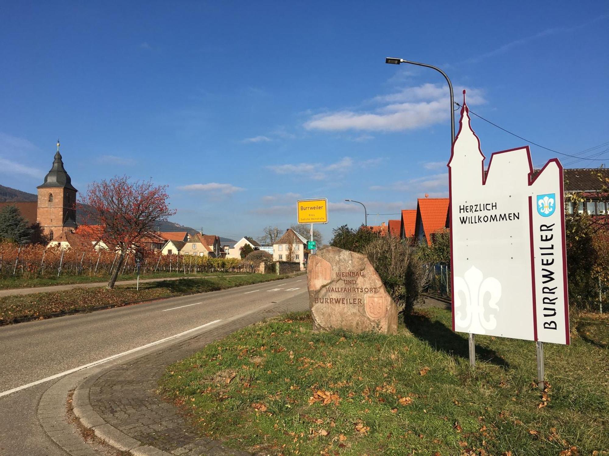 Ferienwohnung Suedpfalzblick Burrweiler Bagian luar foto